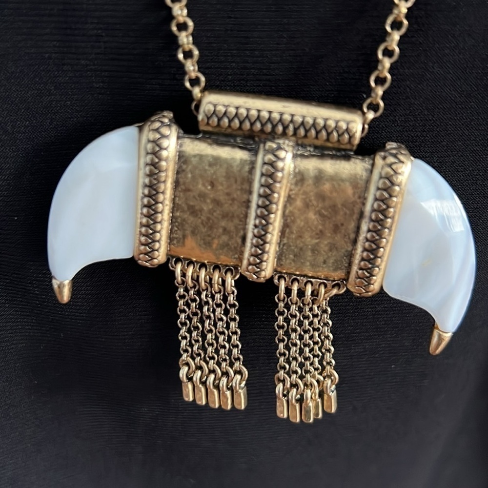 Lucky Brand Gold Tone White Inlayed Tusk Pendant Triple Layer Necklace - Picture 6 of 6